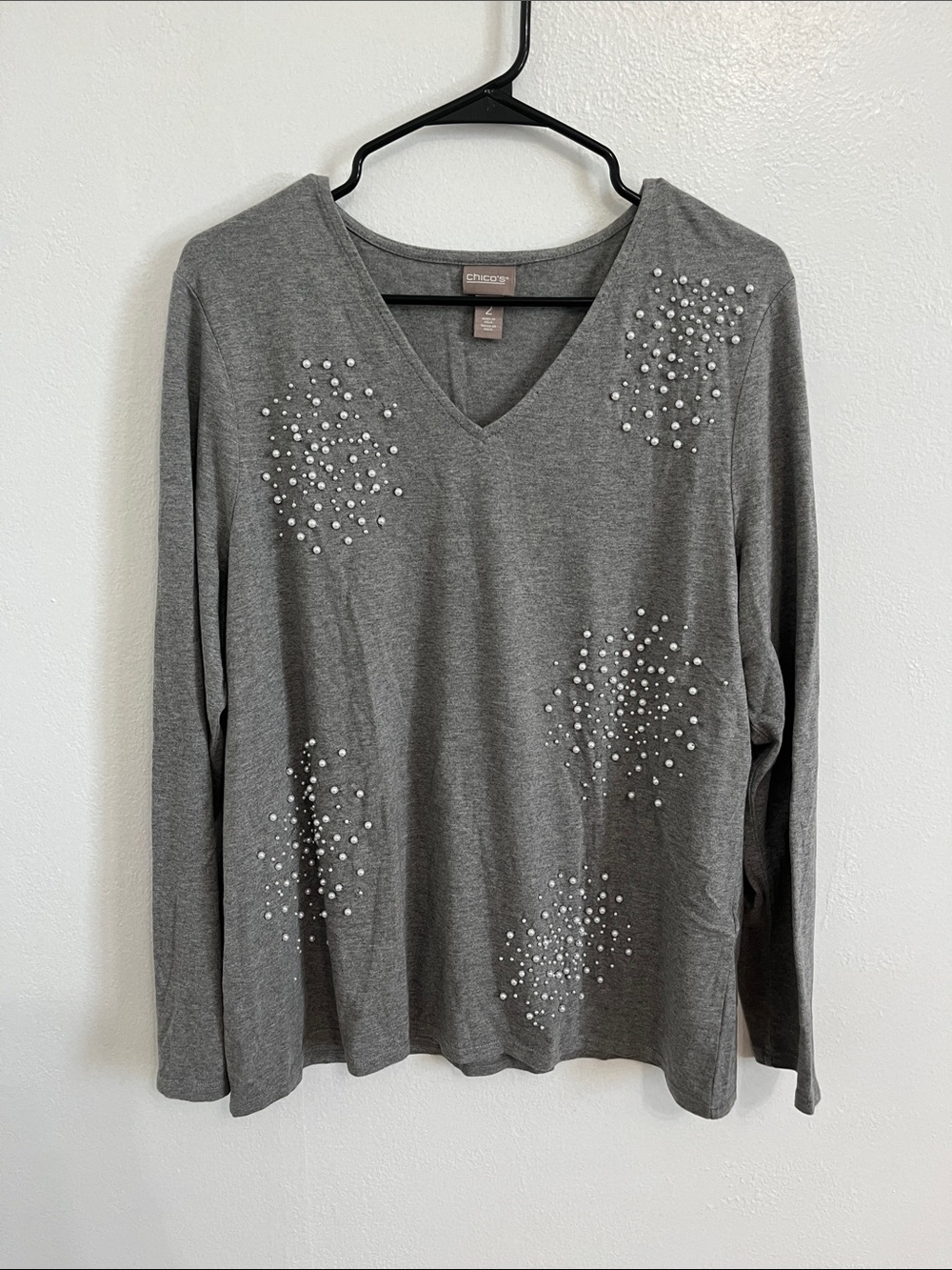 Chico's Gray V‑Neck Long Sleeve Top with Pearl Clusters Large